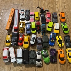 トミカのミニカーなど39個セット
