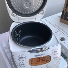炊飯器 ヤマダ YAMADASELECT YECM10G1 5合炊き W 5合　2020年の画像