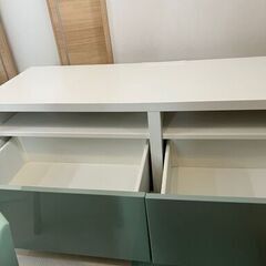 【IKEA BESTÅ テレビ台】ホワイト&アクアグリーン／引き出し付き 120x42x48cmの画像