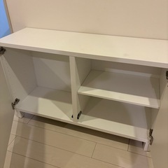 ホワイトキャビネットの画像