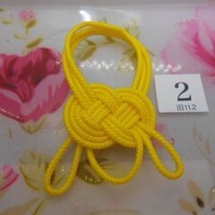 新品未使用590円　沖縄三線専用　各色糸掛け　単品価格です、時にはイメチェンを !の画像