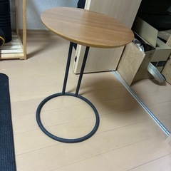 自宅まで取りに来てくれる人限定　【無料で差し上げます】　ニトリ　サイドテーブル