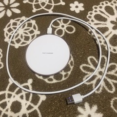 ワイヤレス充電器の画像