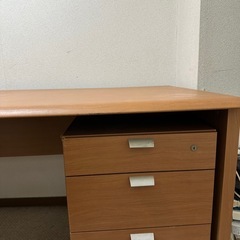 ビクター製デスクの画像
