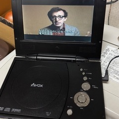 (取引中、受付終了)ポータブルDVD プレーヤーを差し上げます。