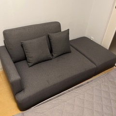 2〜3人掛け ソファー グレー　オットマン の画像