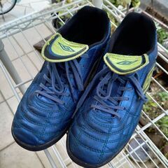 サッカー　シューズ　23㎝
