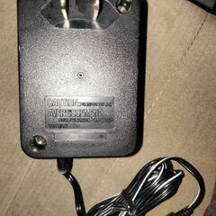 ソニー CDウォークマン 用ACアダプター AC-E455C DC4.5V 500mA

の画像