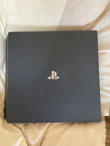 現行最新型のプレステ４Proです✨