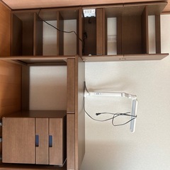 ほぼ未使用の机の画像