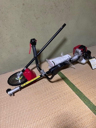 新品　エンジン刈払機　草刈り機