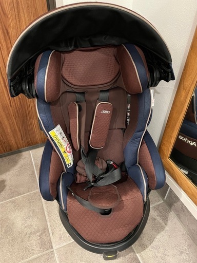 アップリカ　フラディアグロウ　ISOFIX