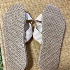 新品未使用サンダル200円です。（取引中）の画像