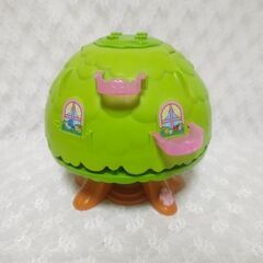 こえだちゃんと木のおうち
