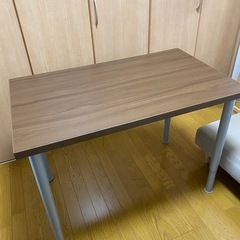 デスク、イス