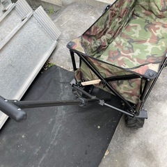 折りたたみカート　迷彩柄の画像