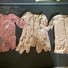女の子ロンパース70サイズ