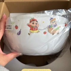 クレヨンしんちゃん　サラダボウル＆トングの画像