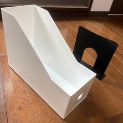 シンク下や洗面所の整理に！　収納ケース、ブックエンドの画像