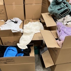 新品含む　大量お洋服！どれでも100円！