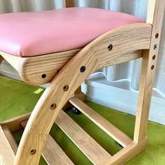 【美品】カリモク 学習椅子 ピンク ハート カリモク家具 イス いす 椅子 天然木 ナチュラル 子供 karimokuの画像