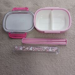 女の子　お弁当箱と箸とケースの画像