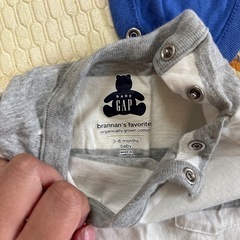 ベビーGAP ロンパース4点セット
の画像