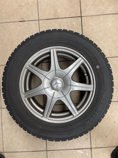 買取者確定　
スタッドレスタイヤ　15インチ　nv200  　　　　