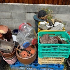 再投稿【無料】植木鉢、レンガ、ブロック、庭石、瓦の画像