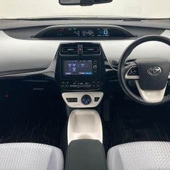 👩‍🦱👩‍🦱人気のプリウス A入庫致しました🧓👩‍🦰の画像