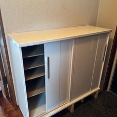 靴箱(中古品、主に衣類の収納として使用していた)