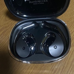 イヤラク　ワイヤレスイヤホン美品の画像