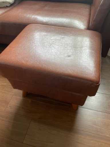 ３人掛けソファ　オットマン付き ヴィンテージレザー風　