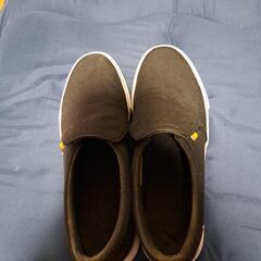 お話し中ナイキ２７センチ？位です。