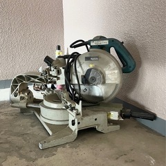 スライド丸ノコ