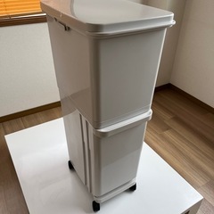 ダストボックス　ゴミ入れ　