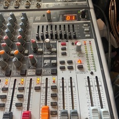 BEHRINGER ( ベリンガー ) XENYX X1832USB アナログミキサー