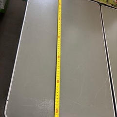 昭和感たっぷりの事務引き出し３つの画像
