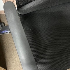 黒　メッシュ　オフィスチェアの画像