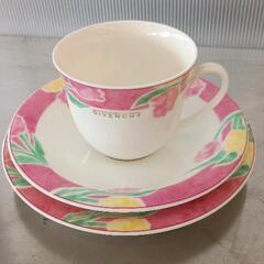 0425-073 GIVENCHY　ティーカップ＆ソーサー