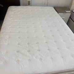 ダブルベッドセット　マットレス付きの画像