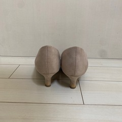 パンプス　ベージュ　23.5cmの画像