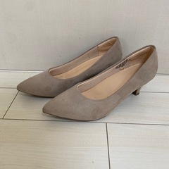 パンプス　ベージュ　23.5cmの画像