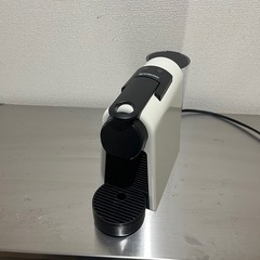 ネスプレッソ　コーヒーメーカー
