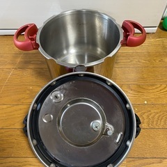 T-fal 圧力鍋の画像