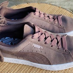 PUMA リボン付きスニーカー 22.5cm ブラウン キッズ  スニーカーの画像