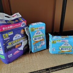 紙オムツ、尿取りパッド