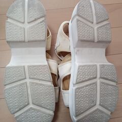 色あせ有 HEAL ME ヒールミー 厚底サンダル Lサイズ サンダルの画像