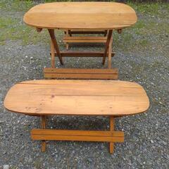 折りたたみテーブルと 折りたたみ 椅子 2つの画像