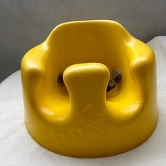 Bumbo バンボ　ベビーソファ　イエロー ベルト付き